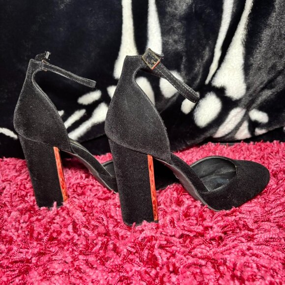 Lulus Women's Black Courts - Picture 2 of 4